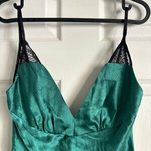 Topshop BRAND NEW satin tank top. Size: US 4/UK 8